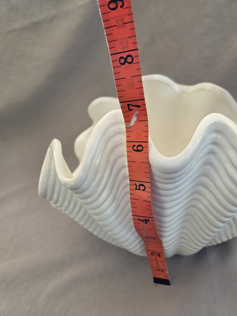 White Ceramic Shell-Style Decorative Bowl - Picture 5 of 6
